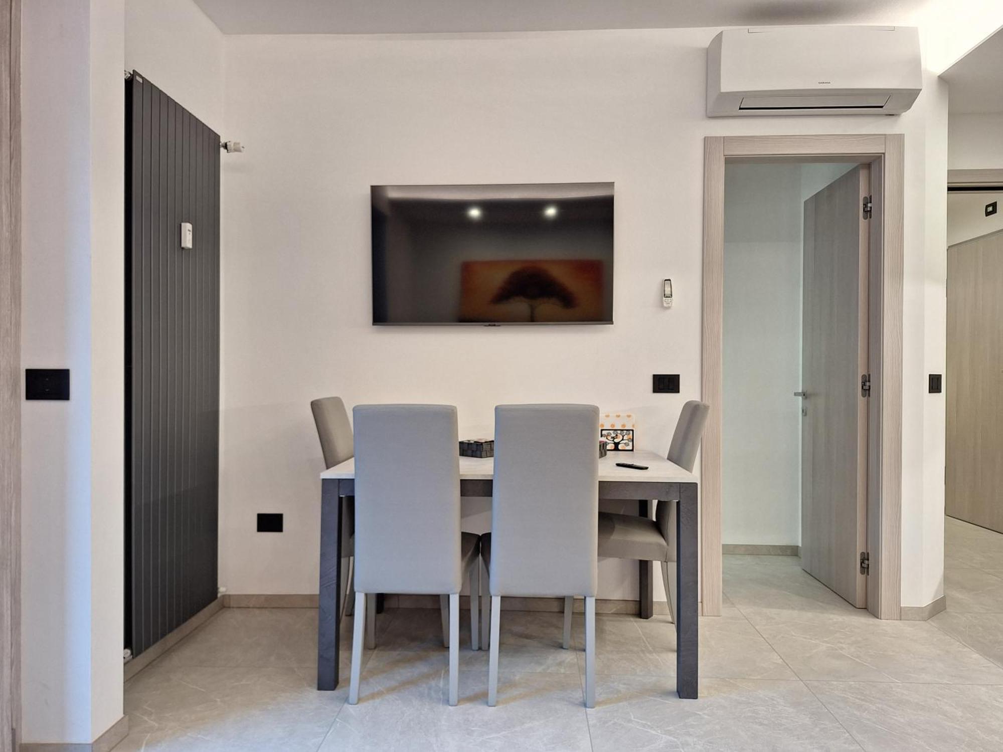Quinta Stella Apartment Tirano Luaran gambar