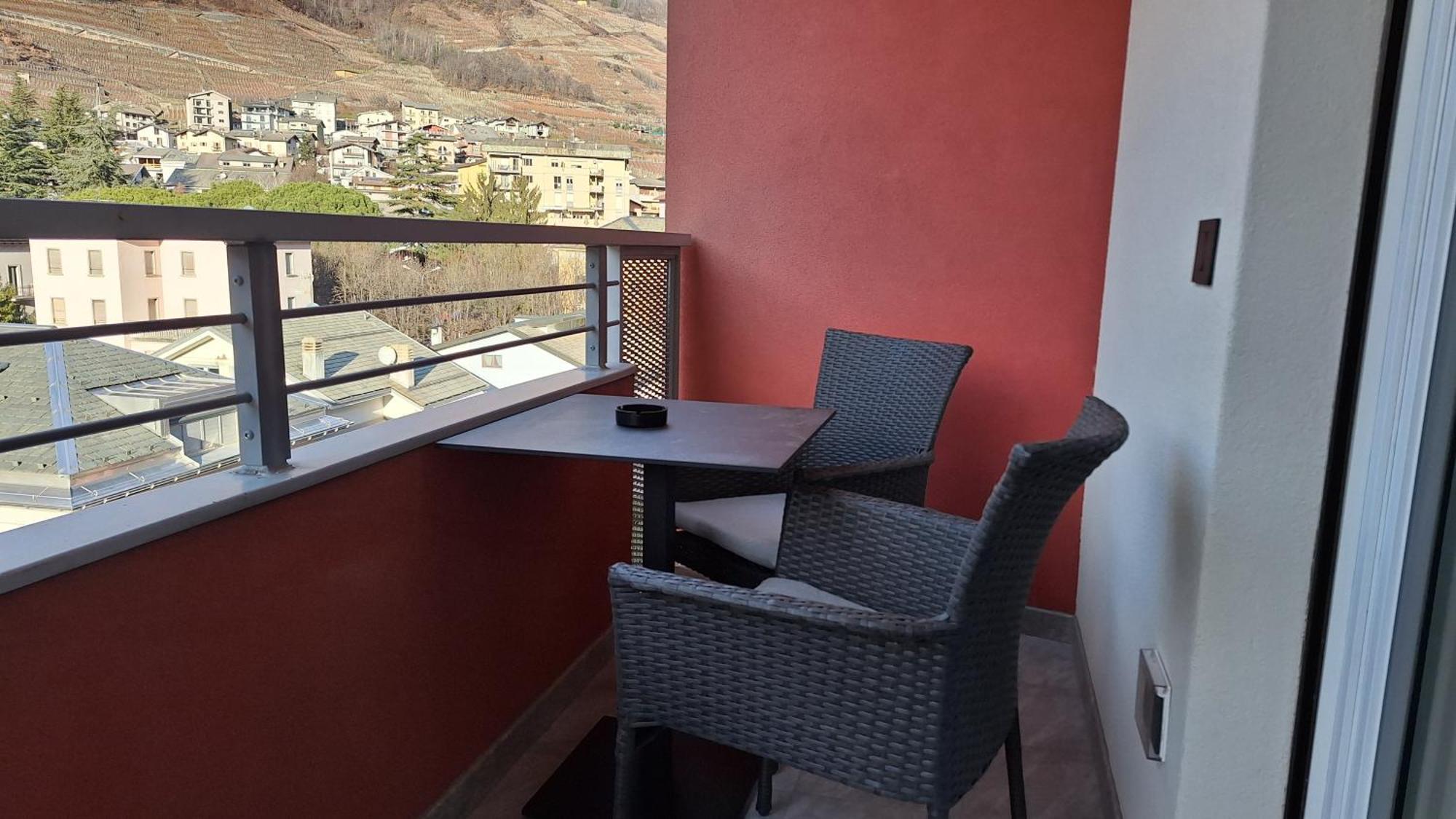 Quinta Stella Apartment Tirano Luaran gambar