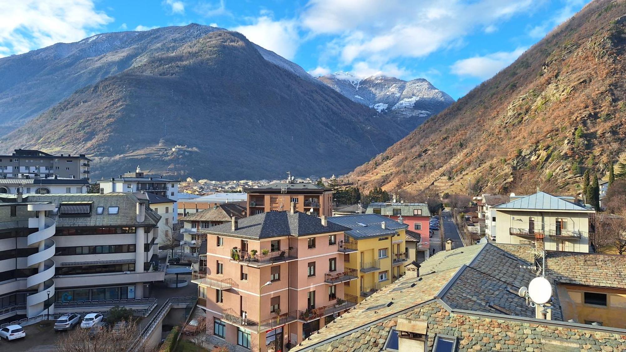 Quinta Stella Apartment Tirano Luaran gambar